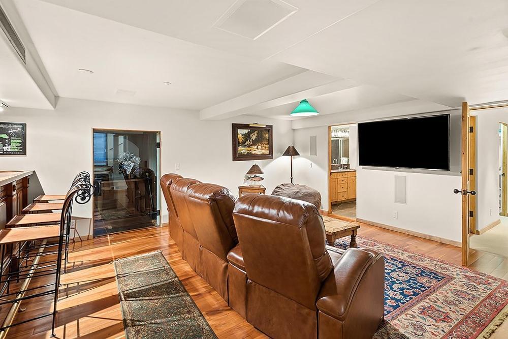 Casa de férias 101 Park Avenue, Expansive Private In East Aspen, Walking Distance To Town *